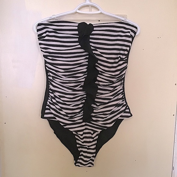 Forever 21+ Swimsuit - Picture 1 of 3